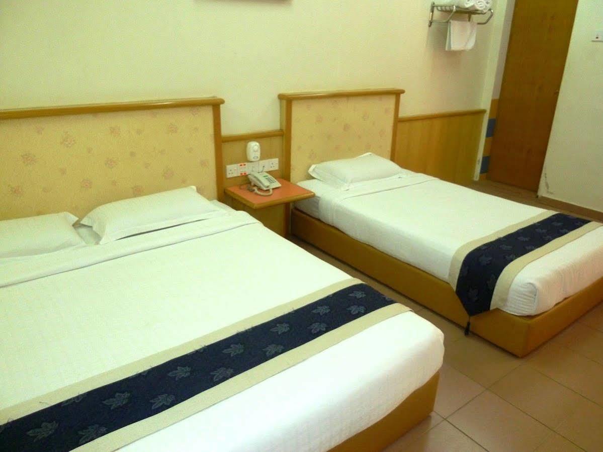 Intan Beach Resort Kuala Terengganu Exterior foto